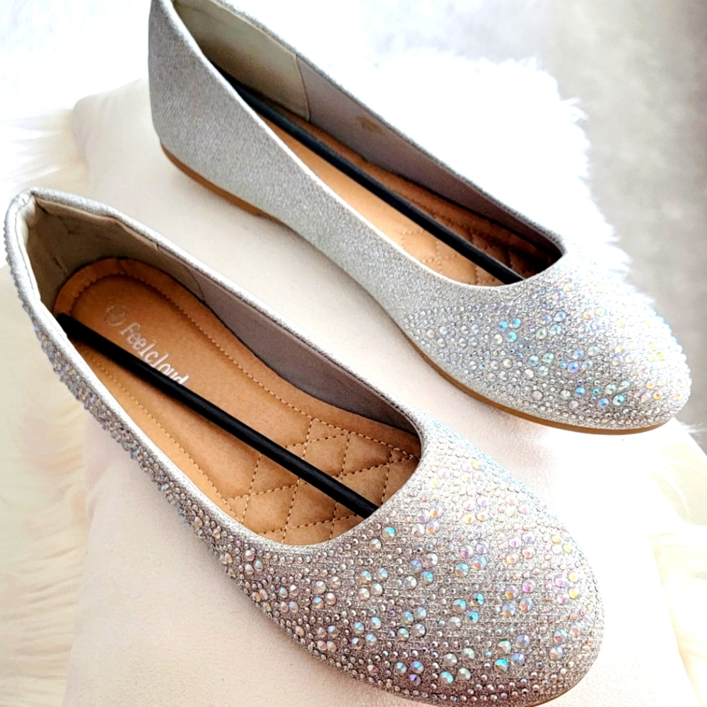NWT Feelcloud brand Sparkling, glittery silvery ballet-style flats